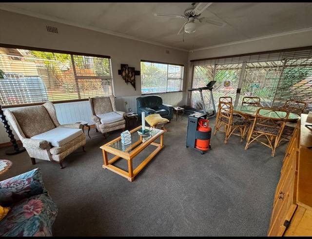 4 BEDROOM FREESTANDING FOR SALE IN GLEN MARAIS